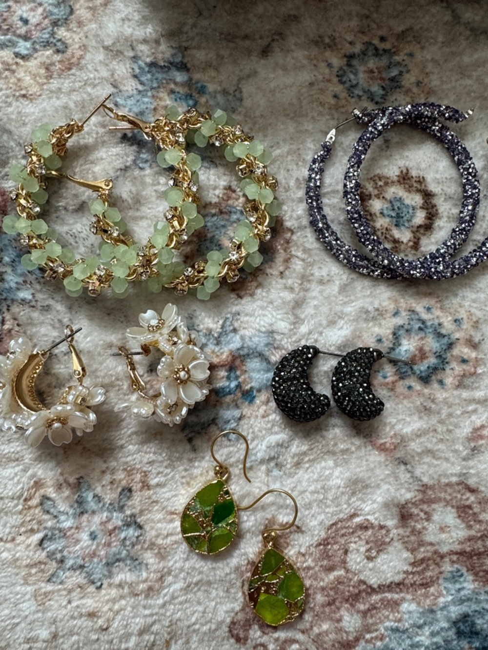 Mixed lot of women’s earrings Jewelry